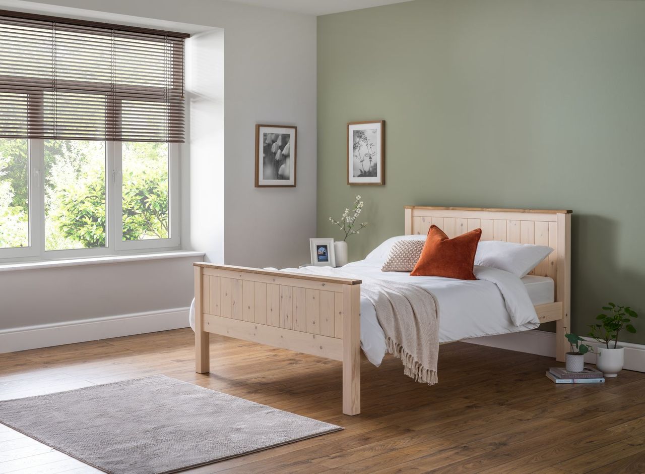 TimberRest Tollymore HFE solid wood bed frame with high headboard and high foot end