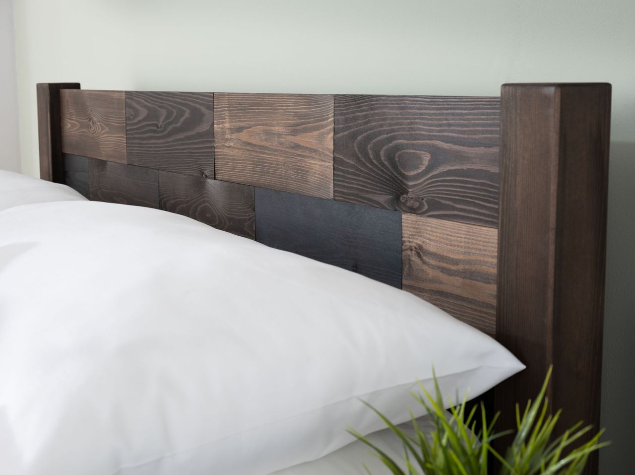 TimberRest Delamere classic solid wood bed frame with slatted headboard brown